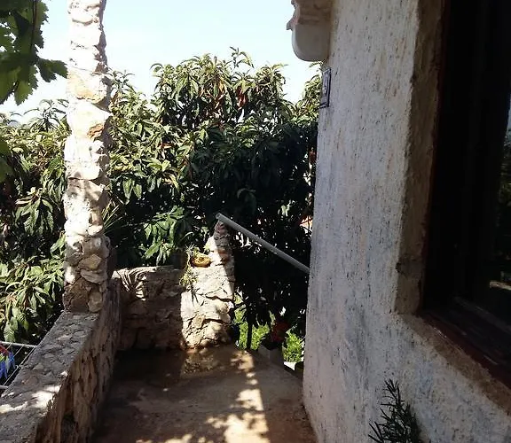 Apartmarin Τρογκίρ